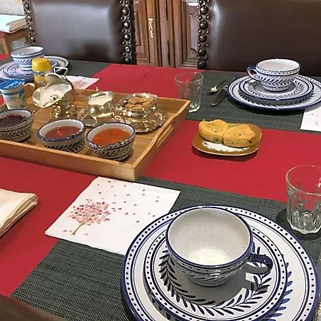 Bed & Breakfast La Tour De Ginaillac 3*