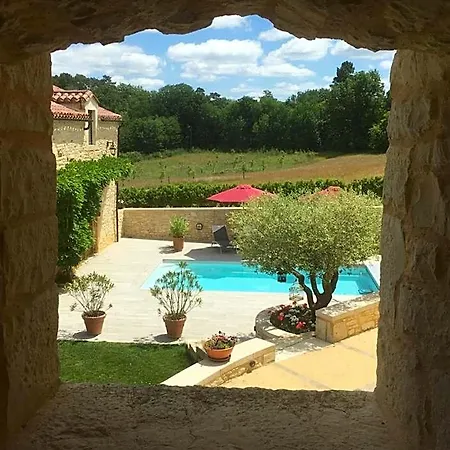 La Tour De Ginaillac Bed & Breakfast