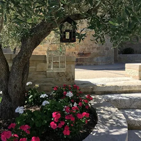 La Tour De Ginaillac Bed & Breakfast *