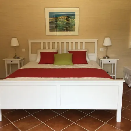 Bed & Breakfast La Tour De Ginaillac 3*