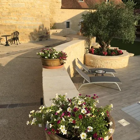 Oda ve Kahvaltı La Tour De Ginaillac 3*